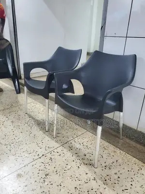 Bar and Restaurant Steel Legs Plastic Chairs