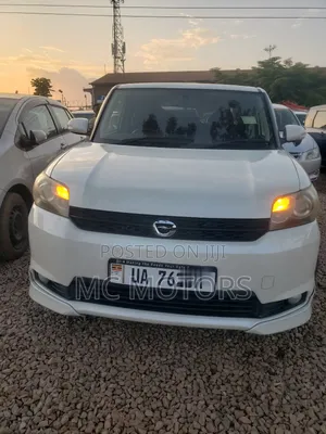 Toyota Corolla Rumion Hatchback 1.8 AWD 2012 White