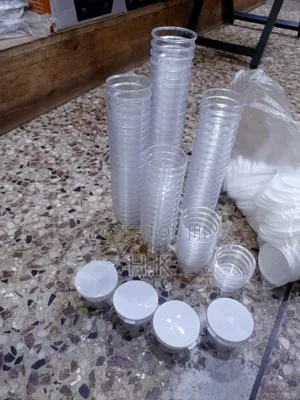 200pcs Disposable Plastic Sauce Cups and Lids.