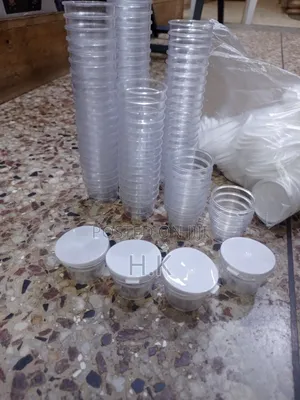 200pcs Disposable Plastic Sauce Cups and Lids.