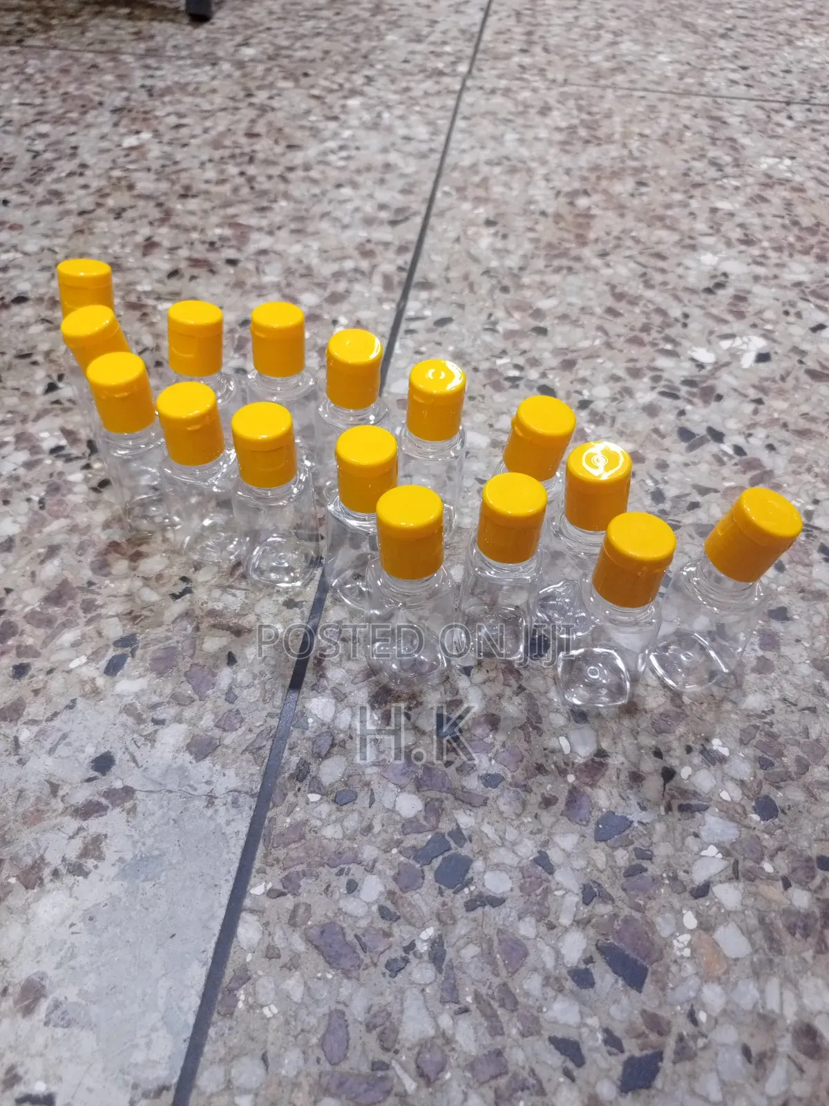 12pcs Clear Plastic Bottle With A Yellow Flip-top Cap-30ml