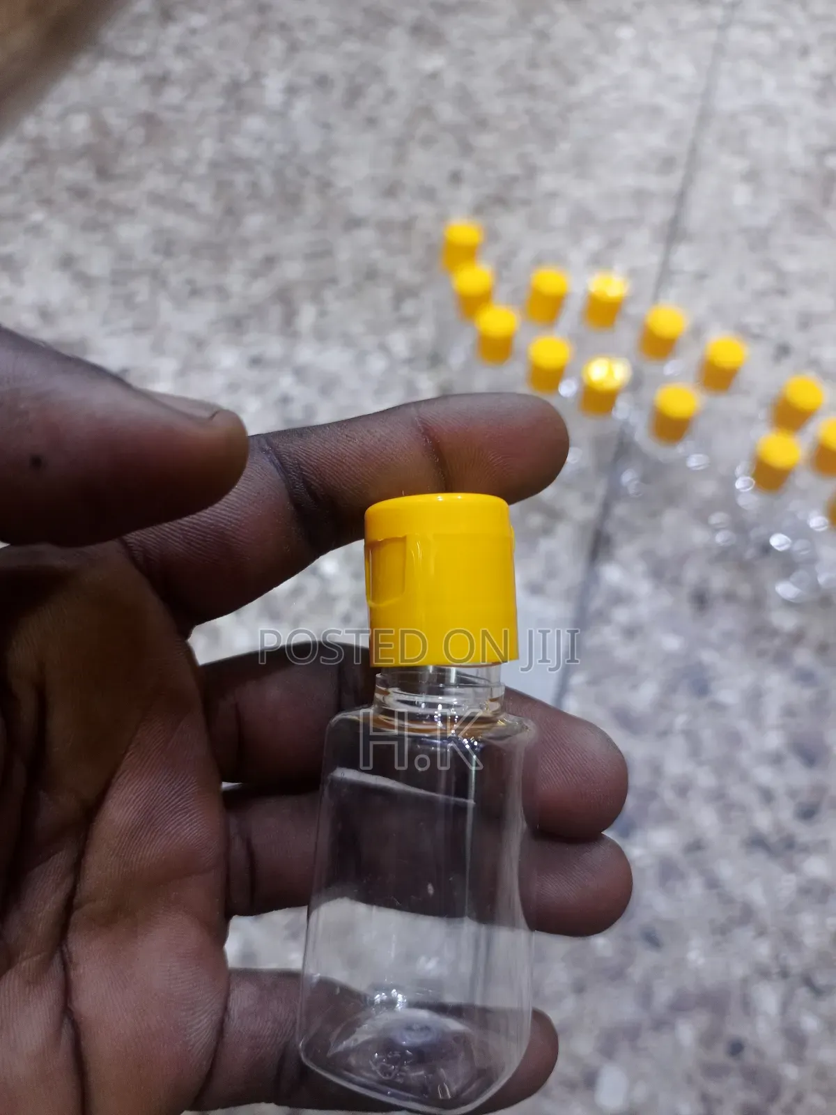 12pcs Clear Plastic Bottle With A Yellow Flip-top Cap-30ml