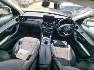 Mercedes-Benz C180 2015 Silver