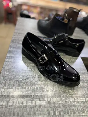 Classic Men Shinny Loafers in Stock