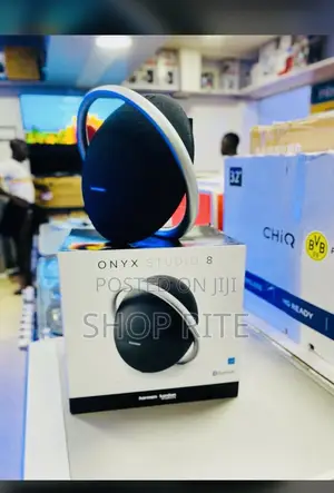 Onxy Harman Kardon Studio 8 Brand New