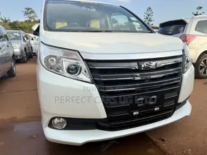 Toyota Noah 2.0 AWD (8 Seater) 2016 Off white