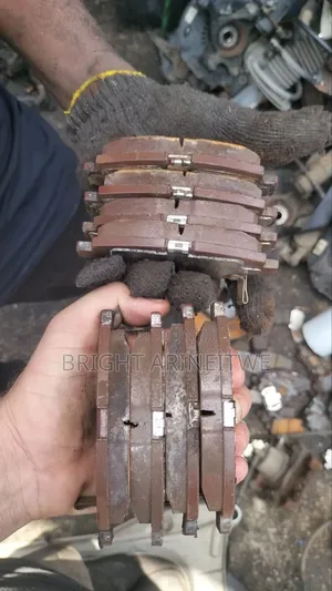Brake Pads for Toyota Sienta, Ractis.