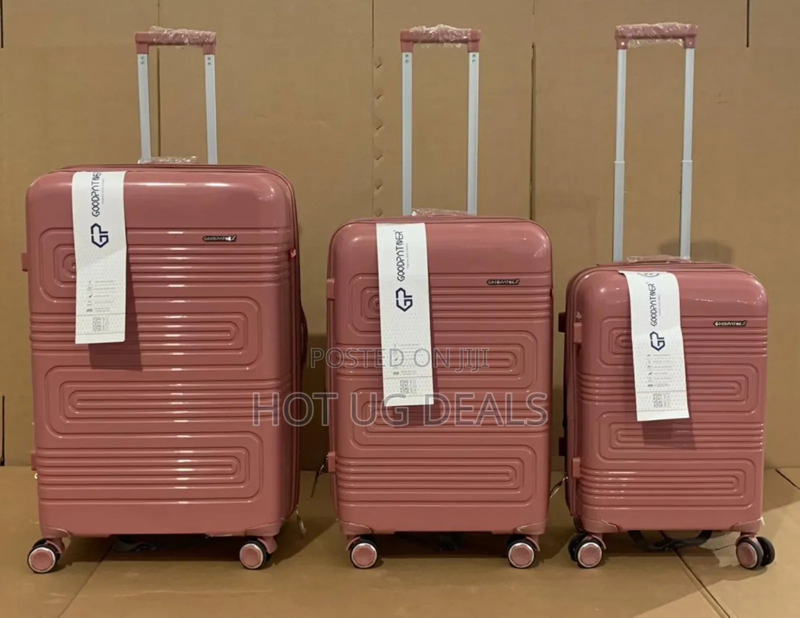Medium Size Travelling Suitcase - Multicolor