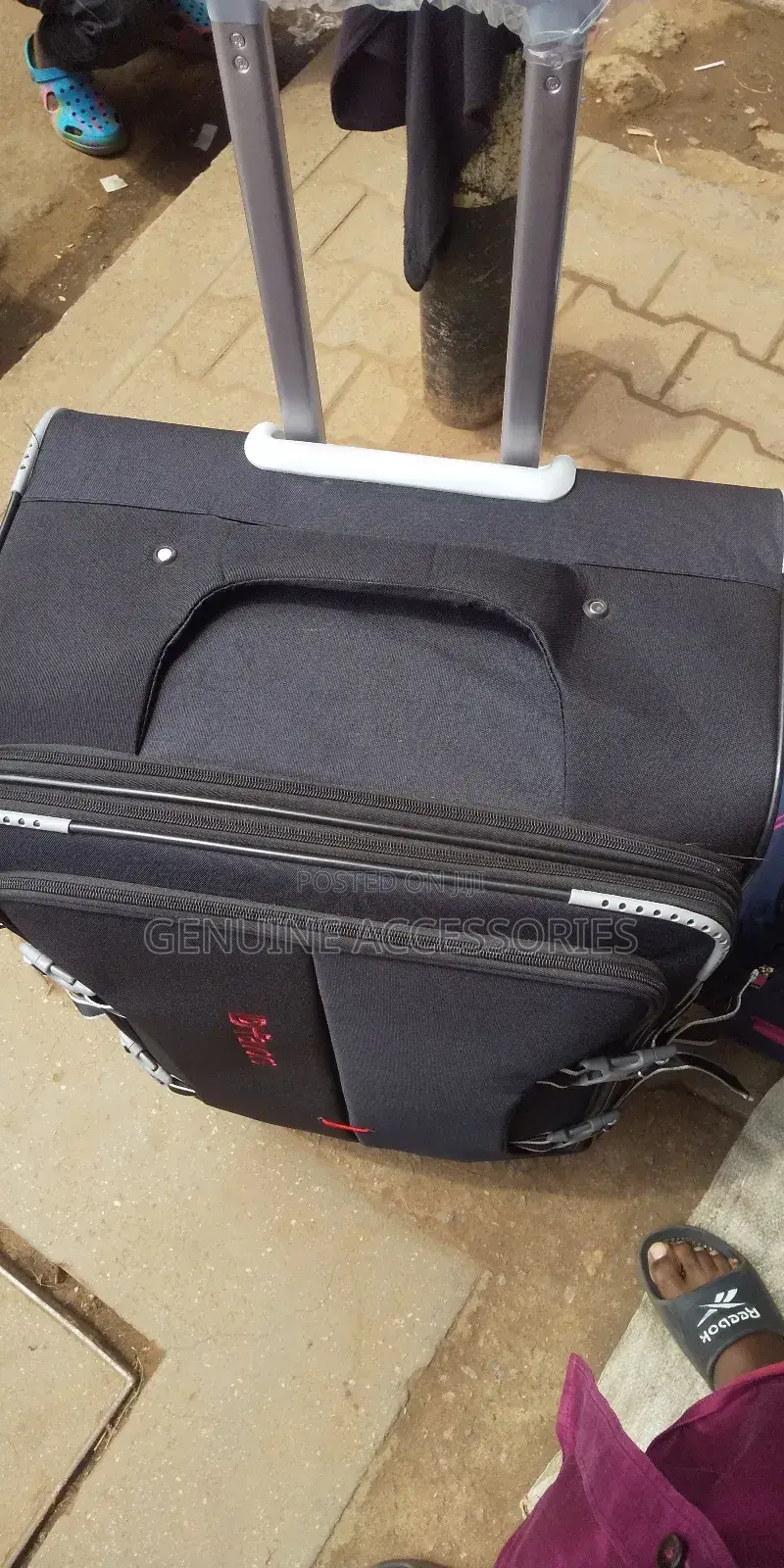 Dfavors Suitcase