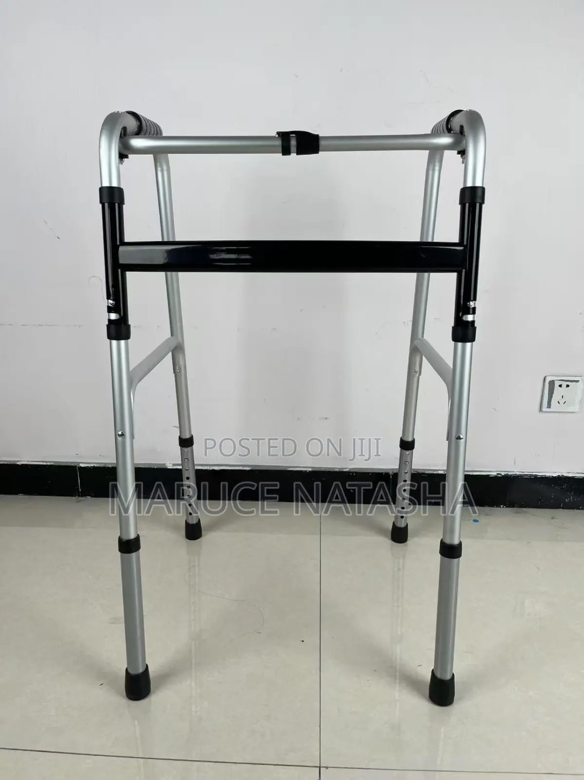 Foldable Walking Support Without Wheels