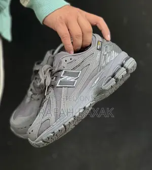 Classic New Balance 1906r “Cordura Magnet” Running Sneakers