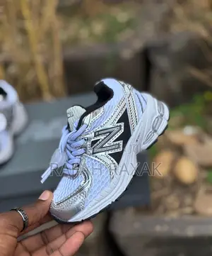 White/Silver Kid’S New Balance 860v2 Children’S Sneakers