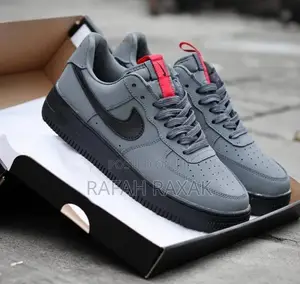 Men’S Classic Grey/Black Nike Air Force 1 ‘07 Low Sneakers