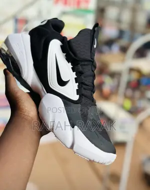 Men’S Super Classic Nike Alpha Savage Black White Sneaker