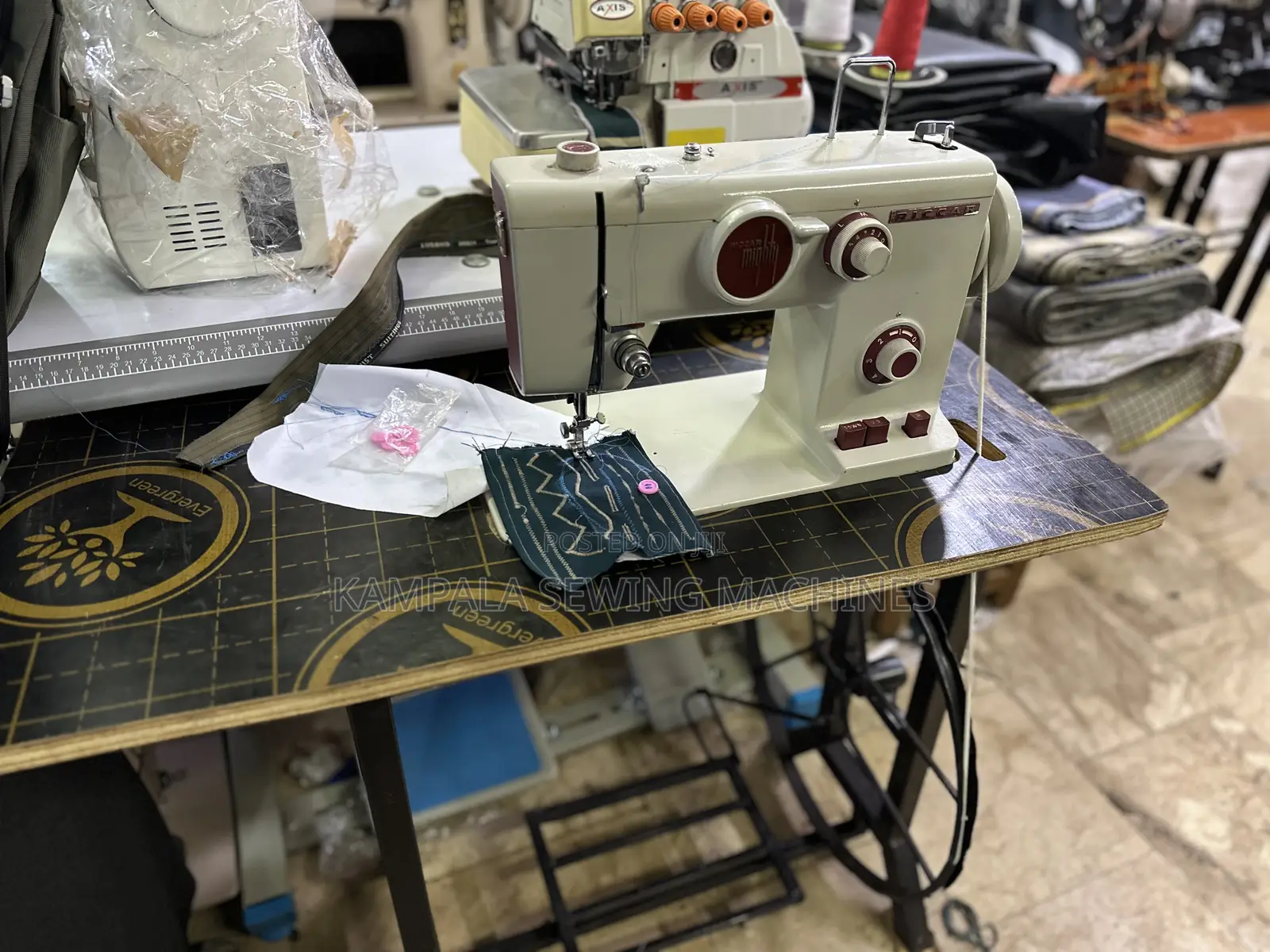 Zigzag Design Sewing Machines Ricca Type With Local Stand