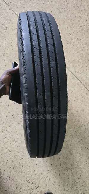 700r16 Used Tyre Yokohama for Trucks