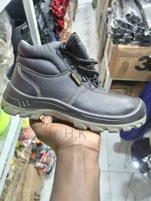 Jogger Best Boy S3 Safety Boot.