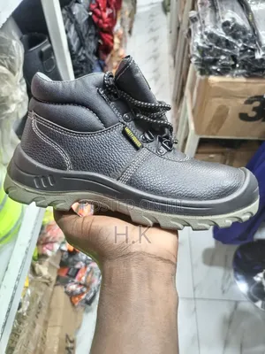 Jogger Best Boy S3 Safety Boot.