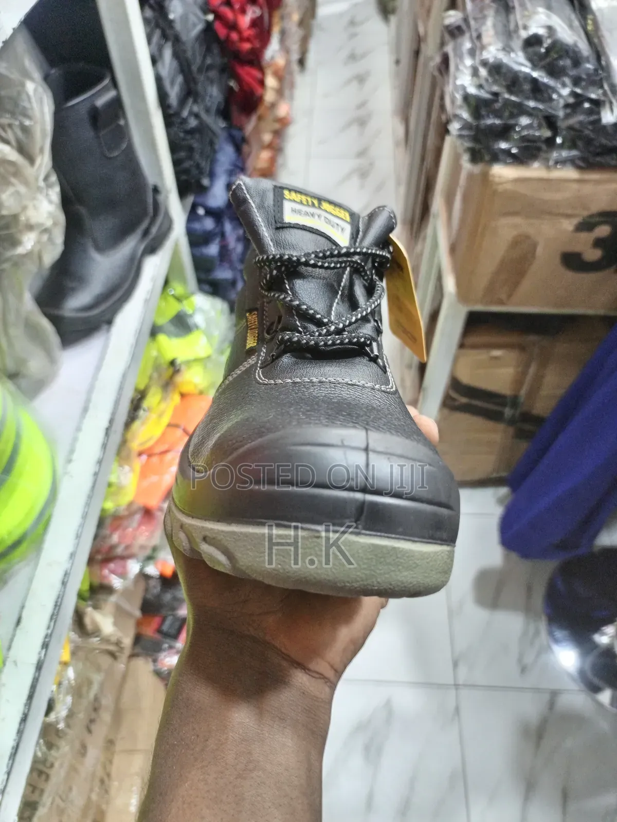 Jogger Best Boy S3 Safety Boot.