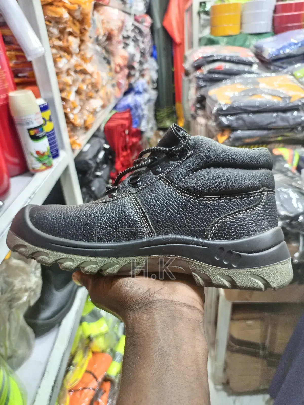 Jogger Best Boy S3 Safety Boot.
