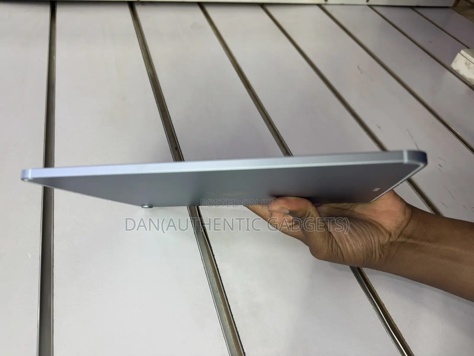 New Apple iPad Air (2020) 64 GB Blue