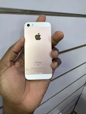 Apple iPhone SE 32 GB Gold