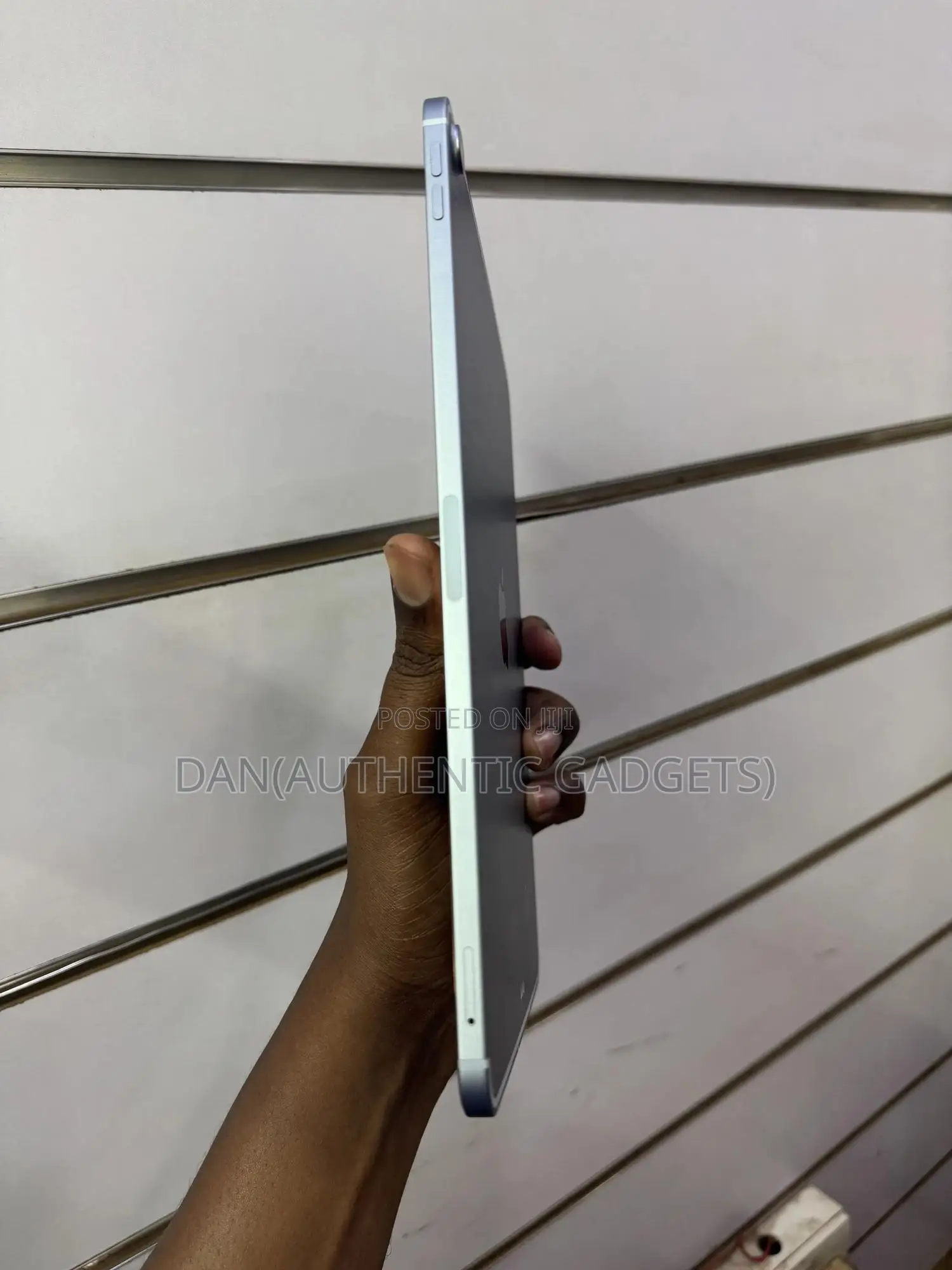 New Apple iPad Air (2020) 64 GB Blue