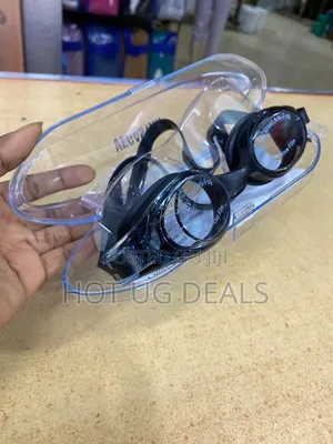 Unisex Adults Swimming Goggles Waterproof Anti Fog Uv