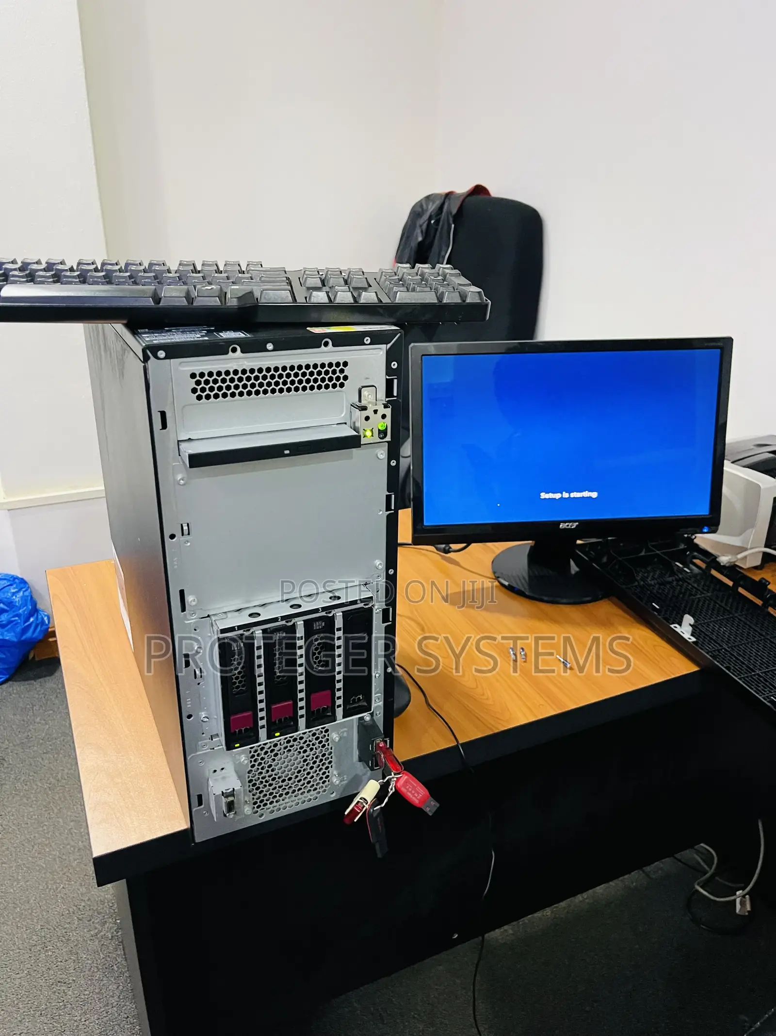 Server HP ProLiant ML 32GB Intel Xeon HDD+SSD 1T