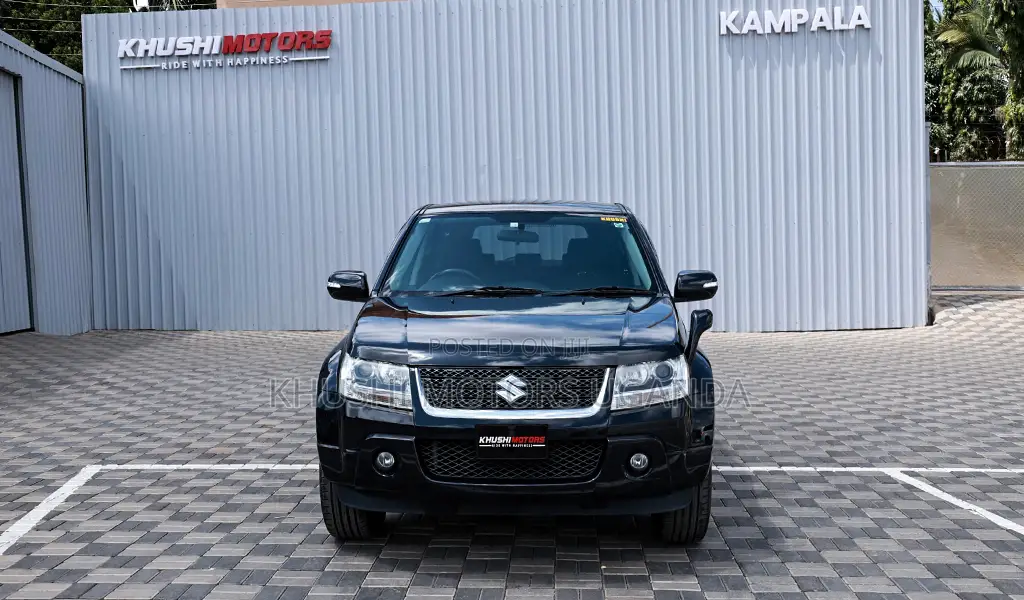 Suzuki Escudo 2012 Black