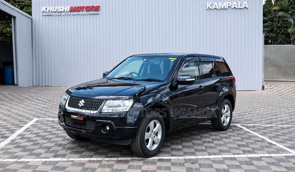 Suzuki Escudo 2012 Black