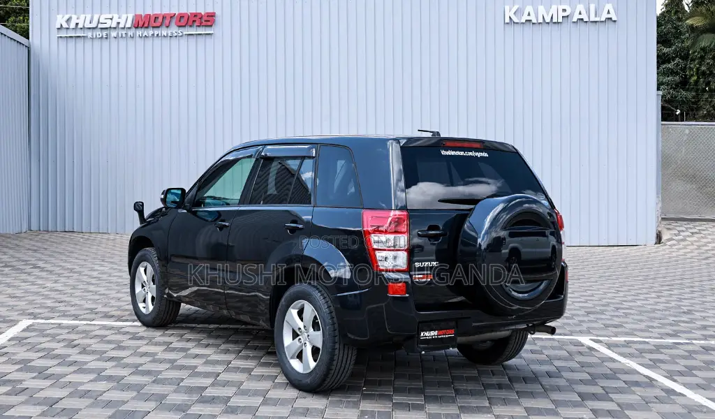 Suzuki Escudo 2012 Black
