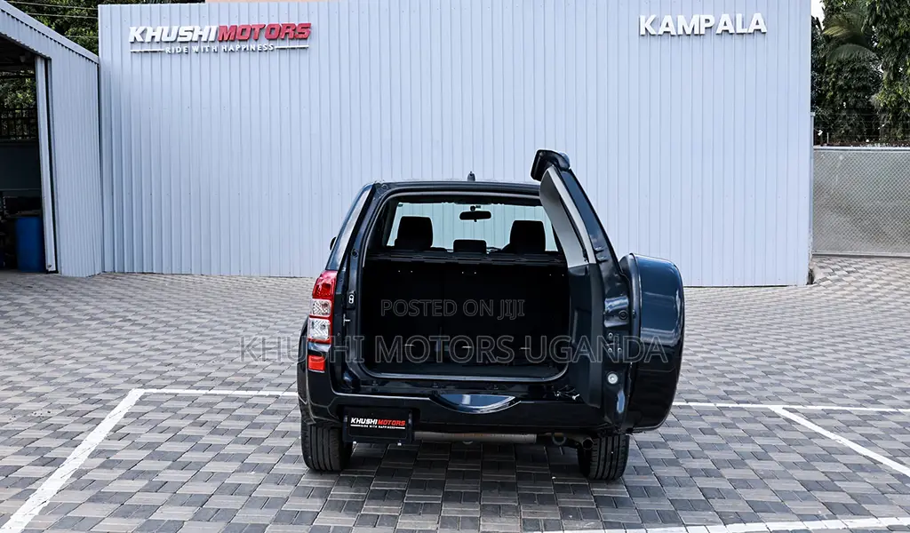 Suzuki Escudo 2012 Black