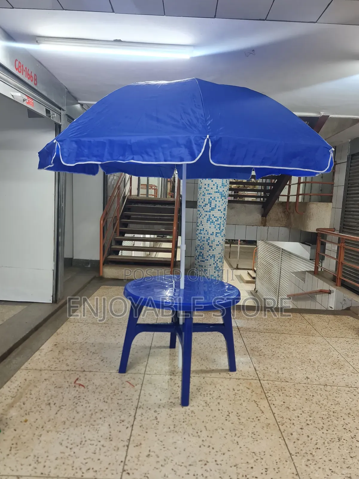 Plastic Table and Umbrella Plastic Table Round/Umbrella