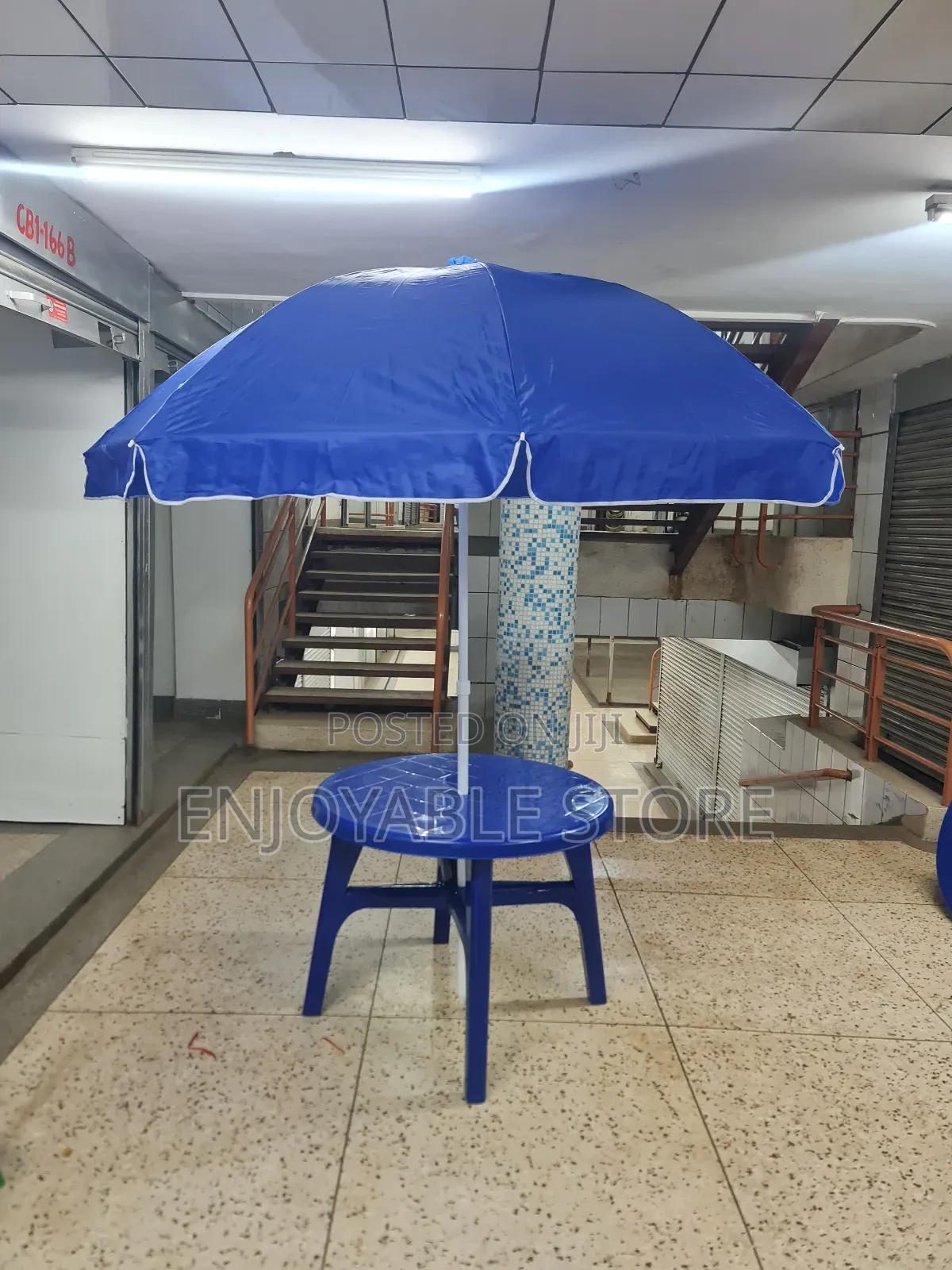 Plastic Table and Umbrella Plastic Table Round/Umbrella