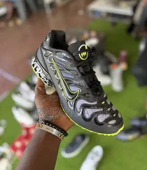 Men’S Black/Light Green Nike Air Max Plus Drift Sneakers