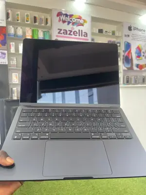 New Laptop Apple MacBook Air 16GB Apple M4 SSD 512GB