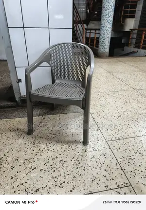 Plastic Chairs Plastic Chairs
