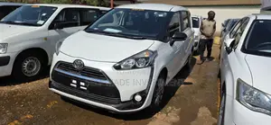 Toyota Sienta 2017 White