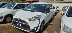 Toyota Sienta 2017 White