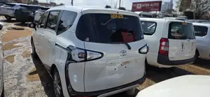 Toyota Sienta 2017 White