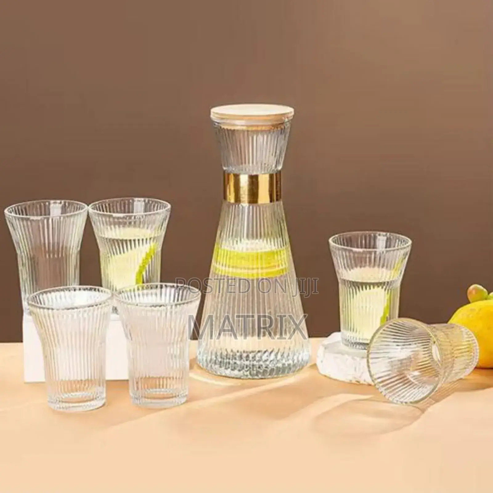 A Jug and 6 Drinking Glasses Set - Transparent