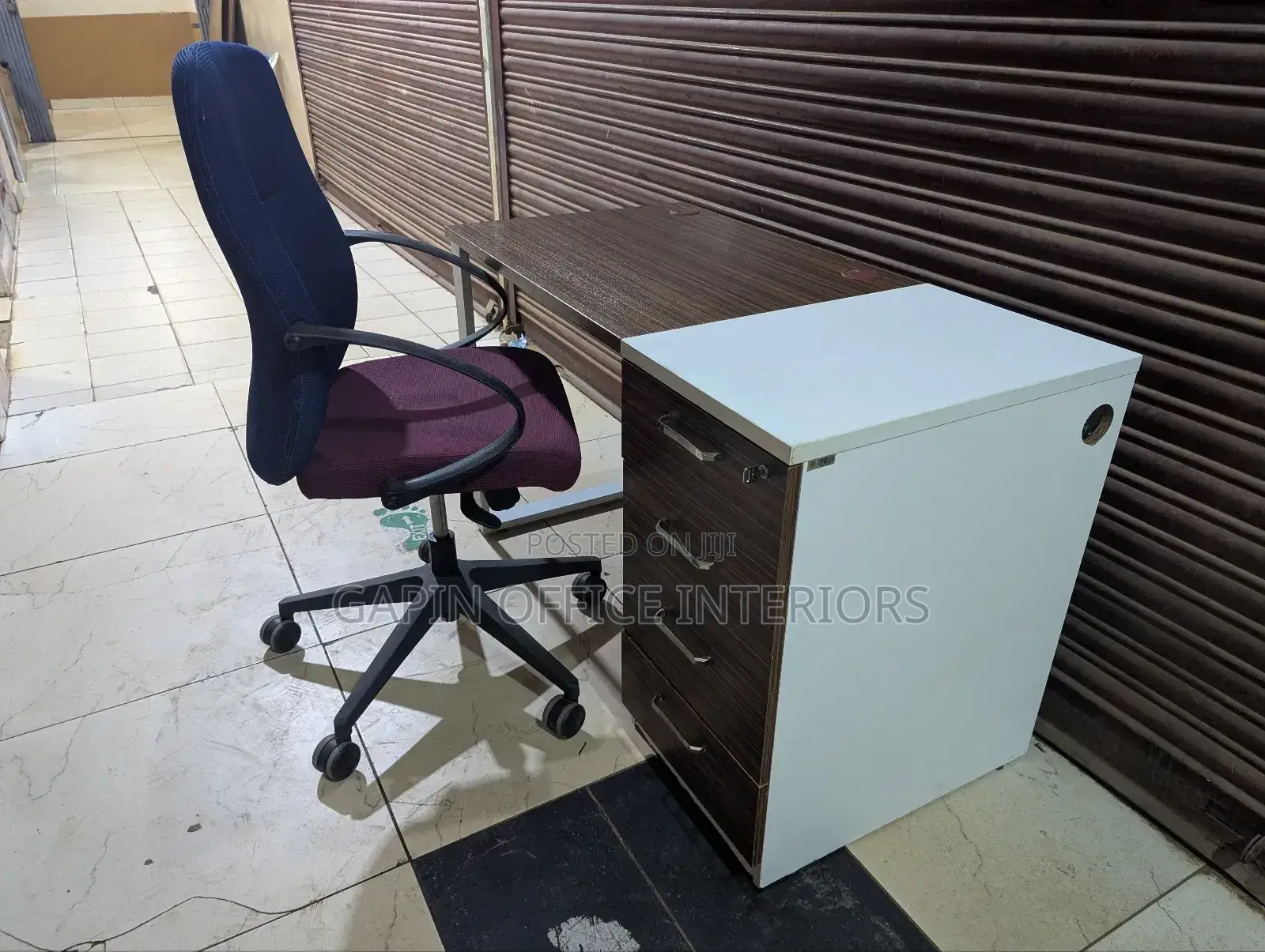 Second Hand Office Desk 4 Feet With Adjustable Chair