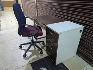 Second Hand Office Desk 4 Feet With Adjustable Chair