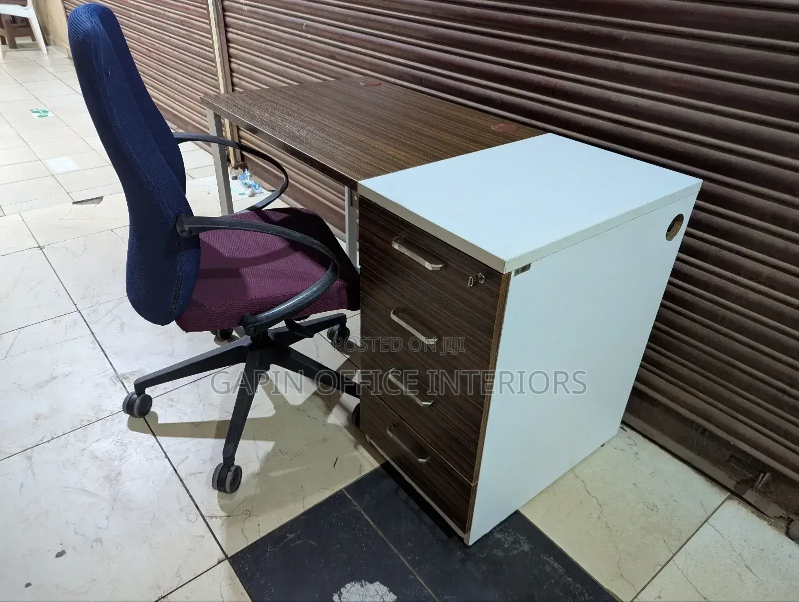 Second Hand Office Desk 4 Feet With Adjustable Chair