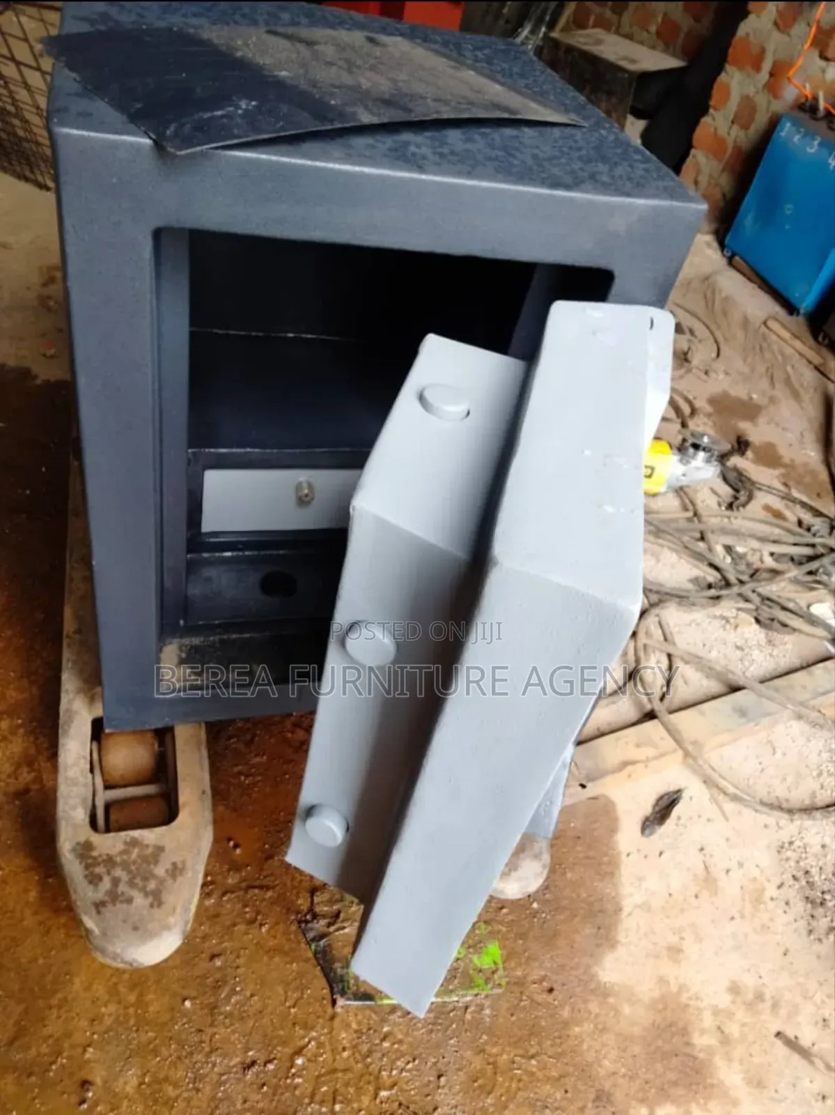 Strong Fire Resistant Safe