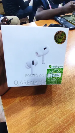 Second Generation Apple Airbuds / Airpods