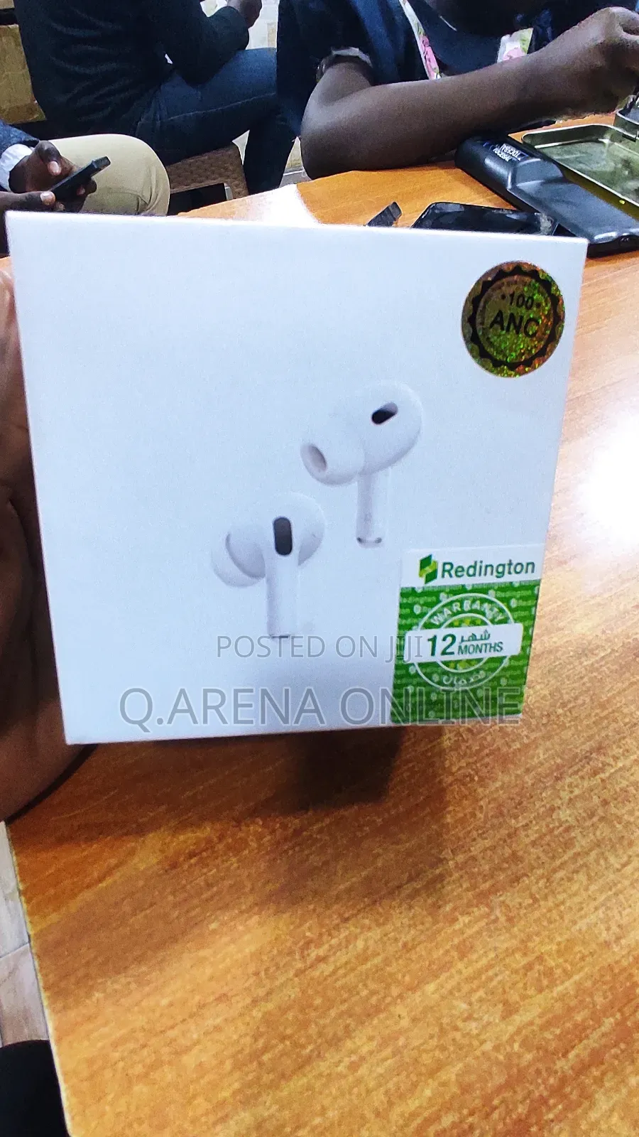 Second Generation Apple Airbuds / Airpods