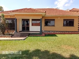 3bdrm Bungalow in Kira Kasangati Road for rent