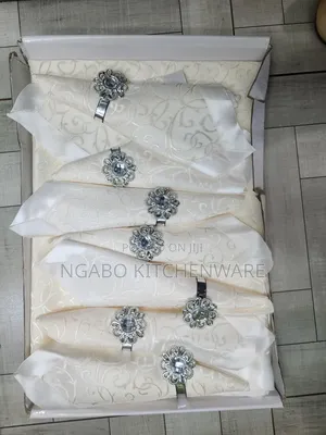 Table Cloth With Napkins